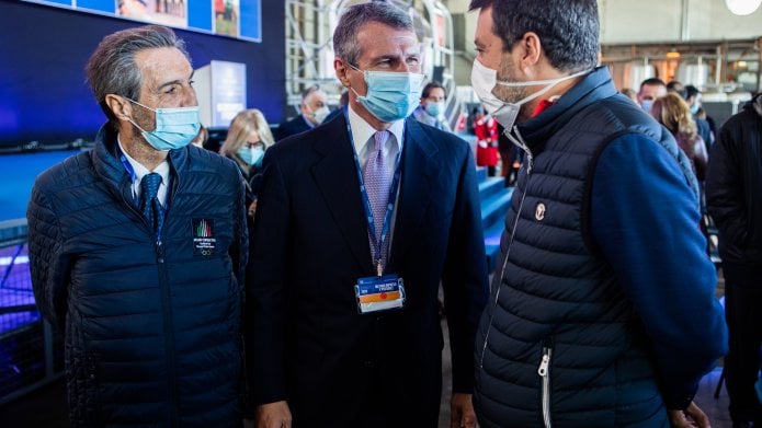 Coprifuoco in Lombardia, Salvini frena Fontana: "Prima di chiudere voglio capire". Ma la Regione ...
